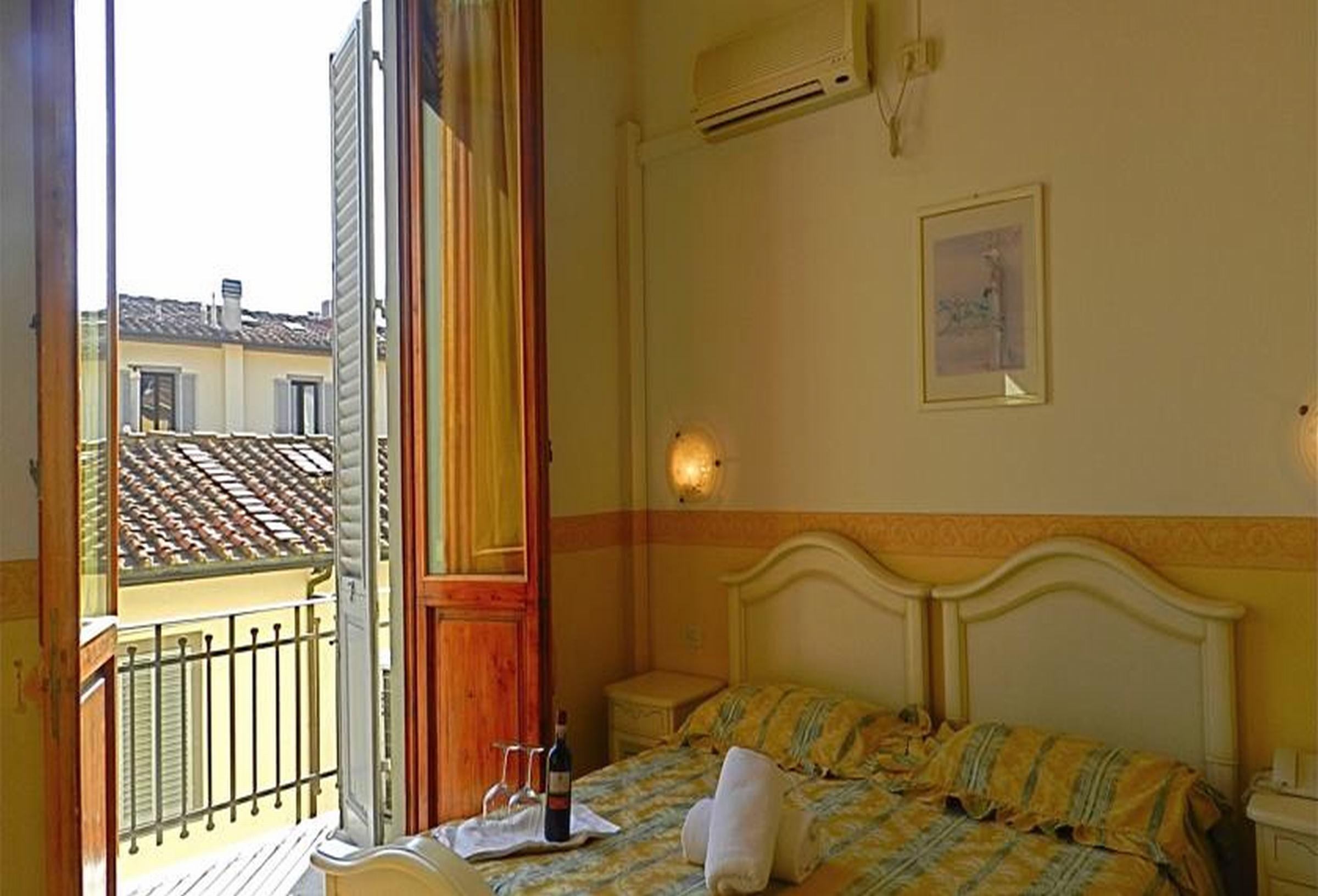Hotel Desiree Firenze Bagian luar foto