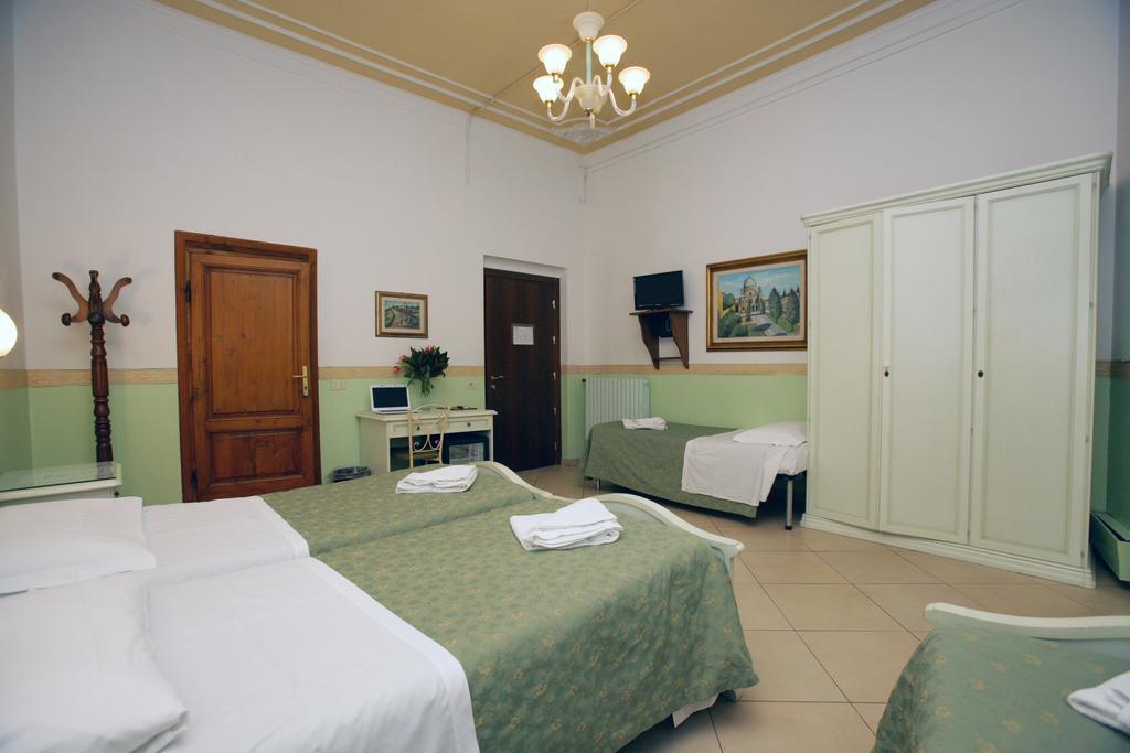 Hotel Desiree Firenze Bagian luar foto