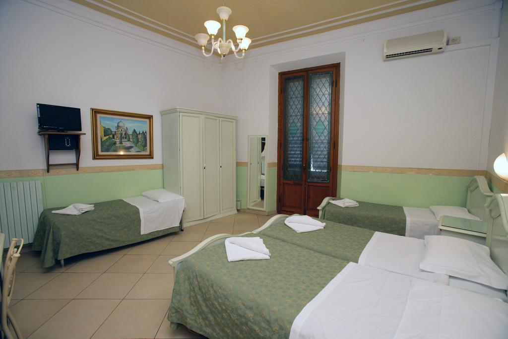 Hotel Desiree Firenze Bagian luar foto