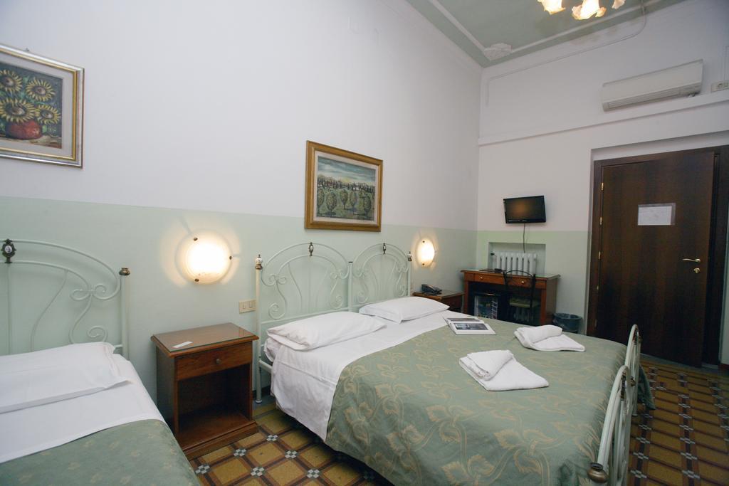 Hotel Desiree Firenze Bagian luar foto