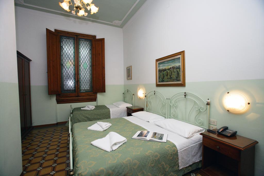 Hotel Desiree Firenze Bagian luar foto