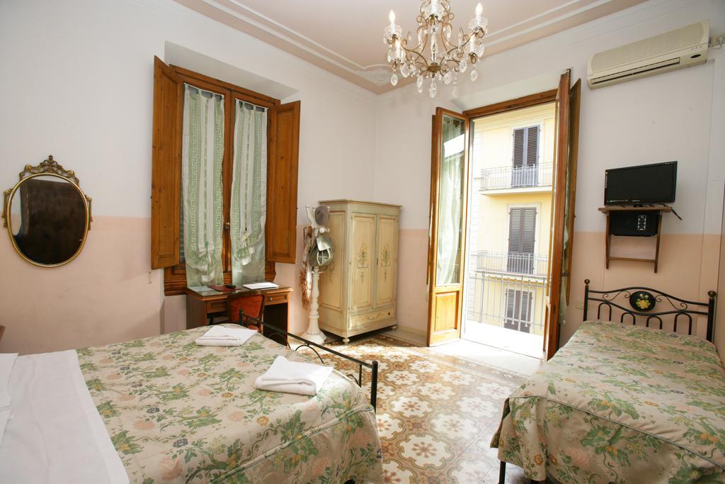 Hotel Desiree Firenze Bagian luar foto