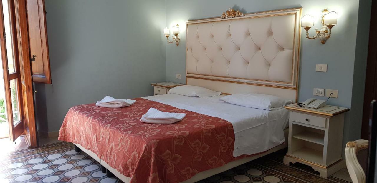 Hotel Desiree Firenze Bagian luar foto